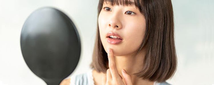 ニキビができやすい食べ物とは?せんべい・おかきやチョコレートなどのお菓子は避けるべき?