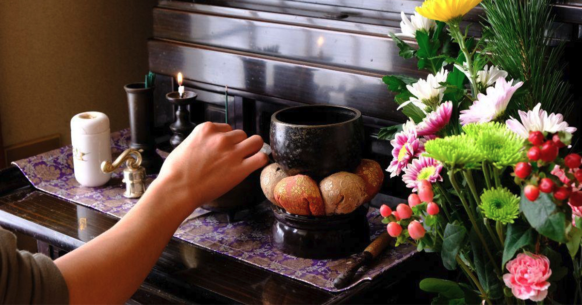 おせんべい おかきの通信販売 仏壇のお供えものは何がいい Ngなものやおすすめのお菓子の選び方も紹介 新潟味のれん本舗